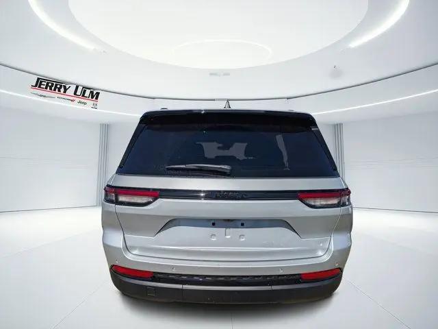 2025 Jeep Grand Cherokee Altitude 4x2