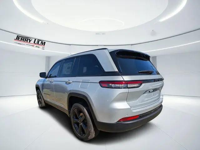 2025 Jeep Grand Cherokee Altitude 4x2
