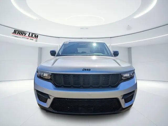 2025 Jeep Grand Cherokee Altitude 4x2