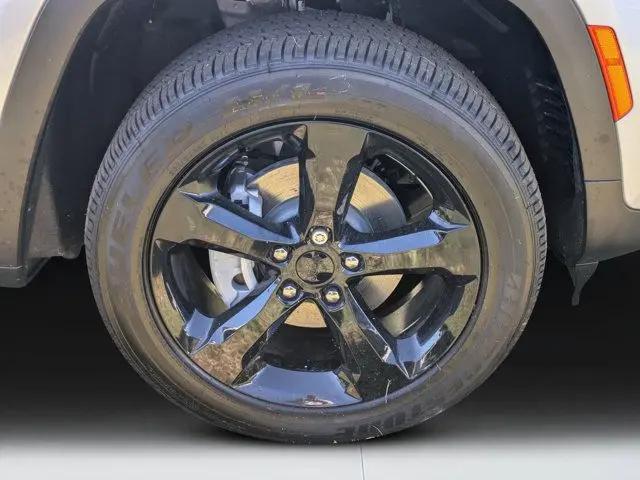 2025 Jeep Grand Cherokee Altitude 4x2