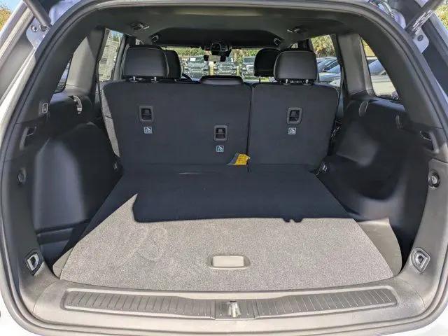2025 Jeep Grand Cherokee Altitude 4x2