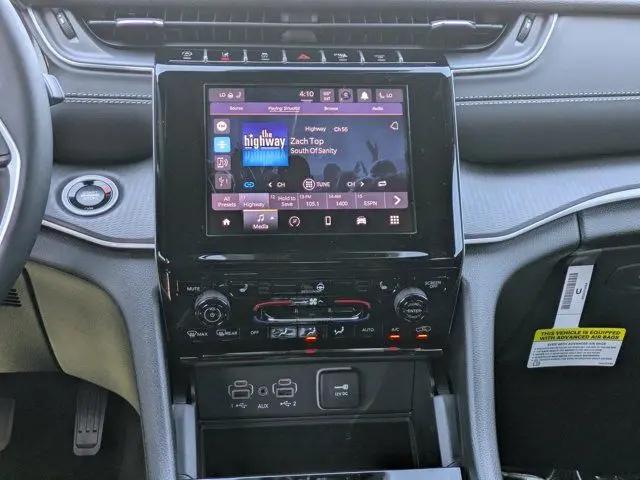 2025 Jeep Grand Cherokee Altitude 4x2