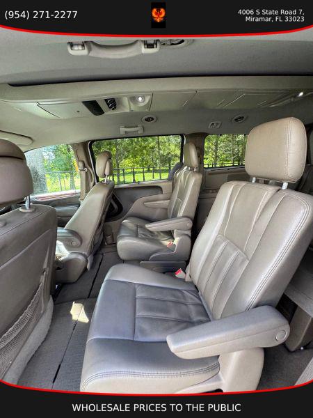 2014 Chrysler Town & Country Touring