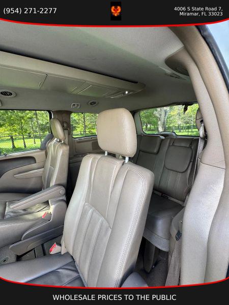 2014 Chrysler Town & Country Touring