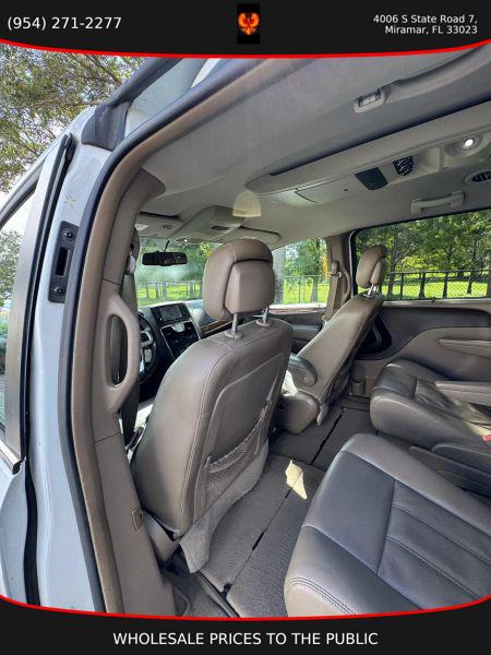 2014 Chrysler Town & Country Touring