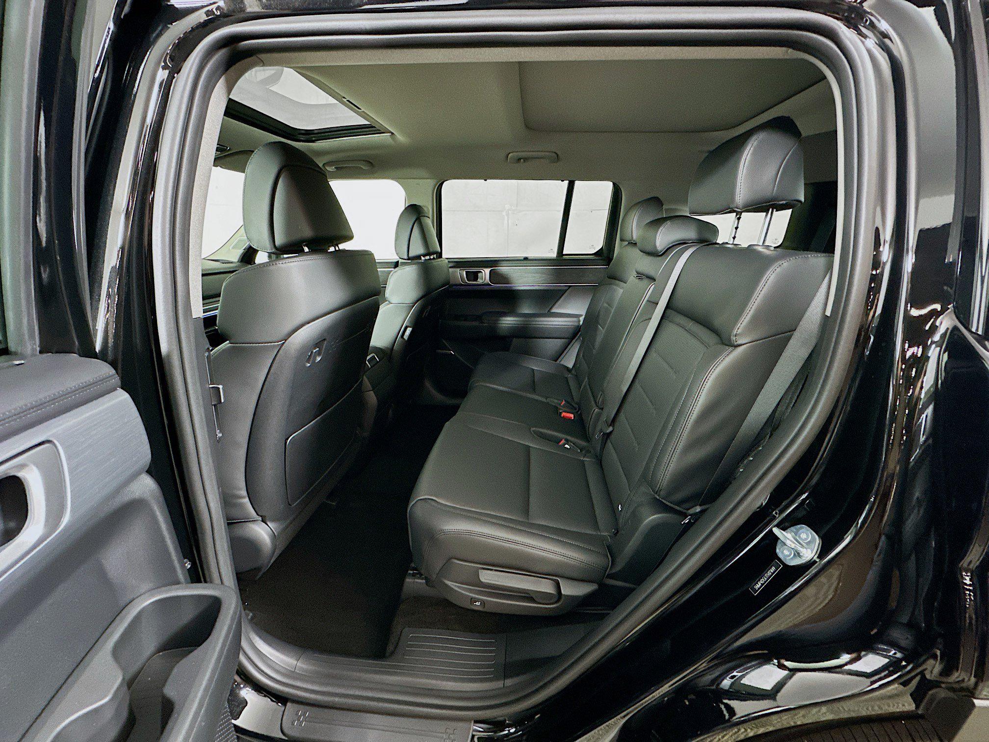 2026 Hyundai Santa Fe Limited - Photo 26