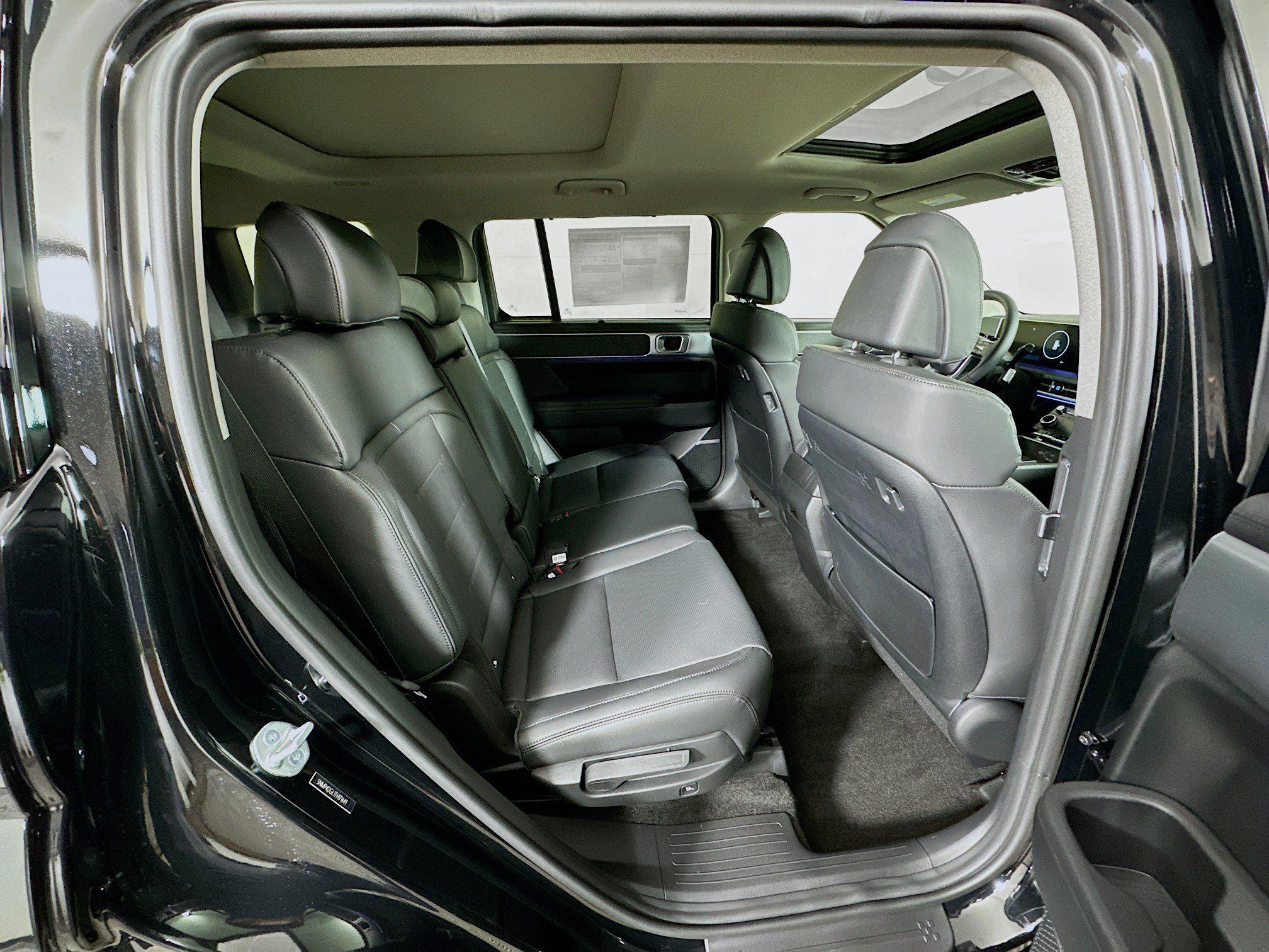 2026 Hyundai Santa Fe Limited - Photo 30