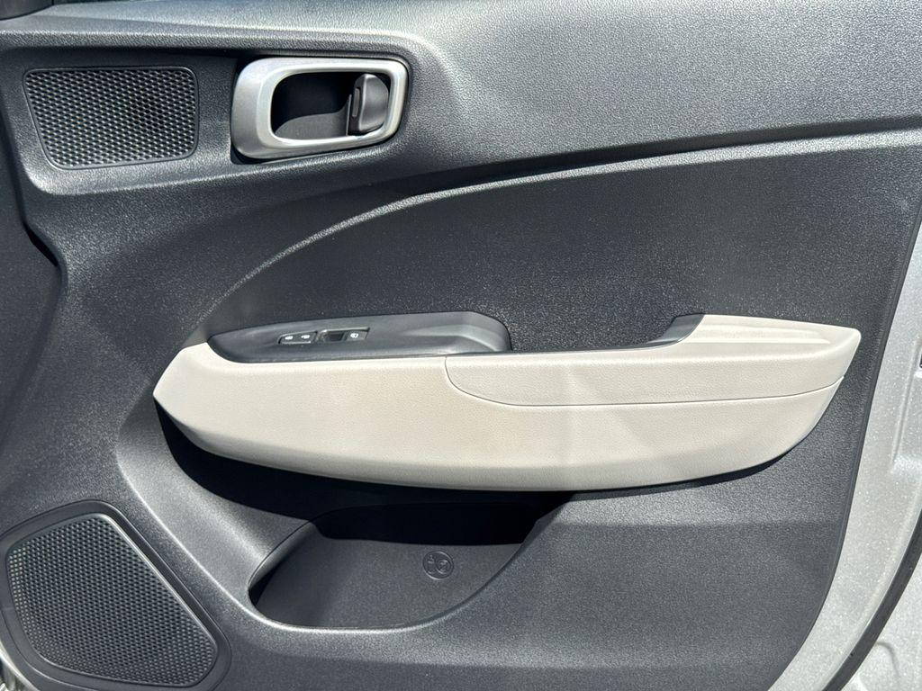 2026 Hyundai Venue SEL - Photo 16