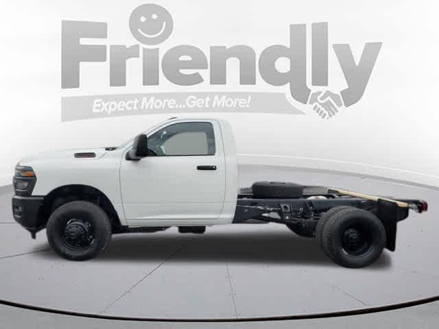 2026 RAM Ram 3500 Chassis Cab RAM 3500 TRADESMAN CHASSIS REGULAR CAB 4X4 60 CA 2026 RAM Ram 3500 Chassis Cab RAM 3500 TRADESMAN CHASSIS REGULAR CAB 4X4 60 CA