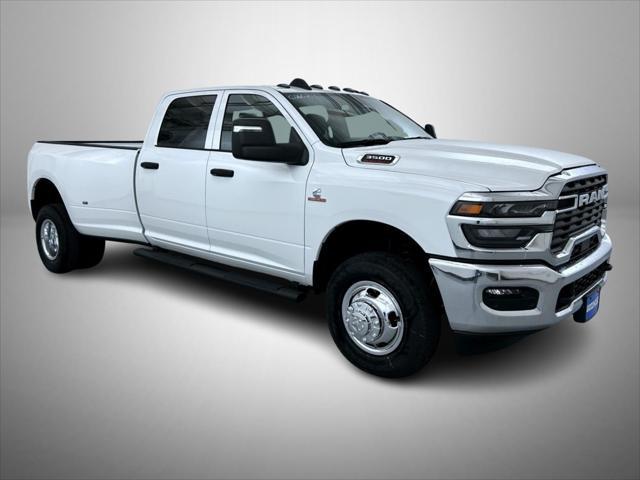 2026 RAM Ram 3500 RAM 3500 TRADESMAN CREW CAB 4X4 8 BOX