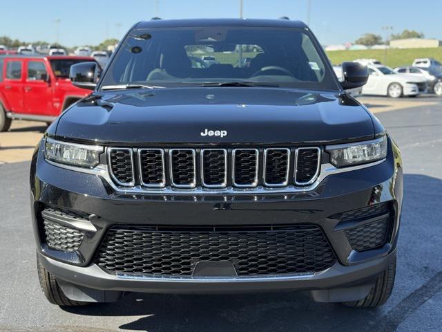 2025 Jeep Grand Cherokee GRAND CHEROKEE LAREDO X 4X4 2025 Jeep Grand Cherokee GRAND CHEROKEE LAREDO X 4X4