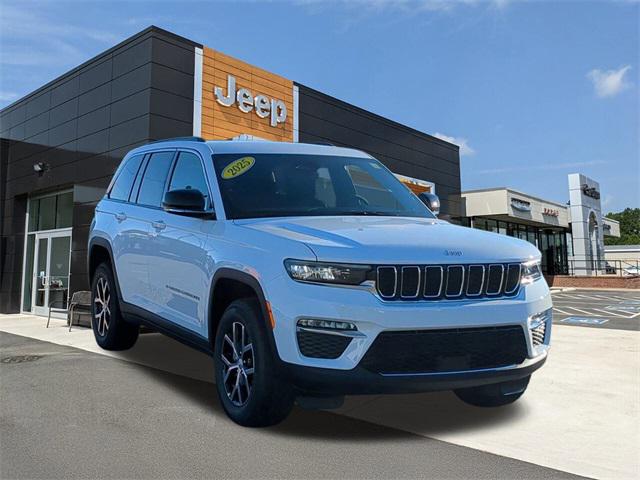 2025 Jeep Grand Cherokee GRAND CHEROKEE LIMITED 4X4