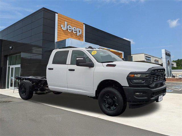 2026 RAM Ram 3500 Chassis Cab RAM 3500 TRADESMAN CREW CAB CHASSIS 4X4 60 CA