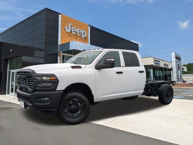 2026 RAM Ram 3500 Chassis Cab RAM 3500 TRADESMAN CREW CAB CHASSIS 4X4 60 CA