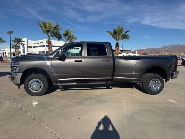 2026 RAM Ram 3500 RAM 3500 TRADESMAN CREW CAB 4X4 8 BOX