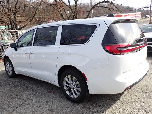 2026 Chrysler Pacifica PACIFICA SELECT AWD