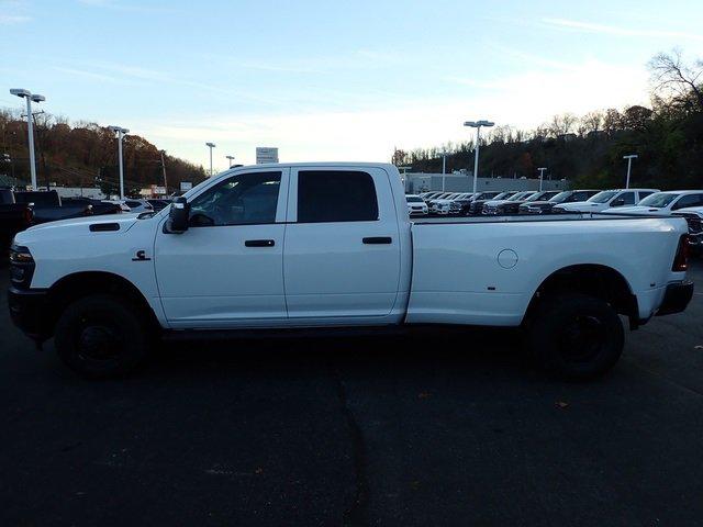 2026 RAM Ram 3500 RAM 3500 TRADESMAN CREW CAB 4X4 8 BOX