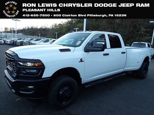 2026 RAM Ram 3500 RAM 3500 TRADESMAN CREW CAB 4X4 8 BOX