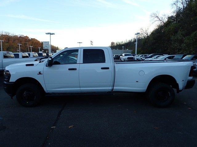 2026 RAM Ram 3500 RAM 3500 TRADESMAN CREW CAB 4X4 8 BOX