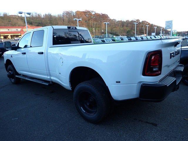 2026 RAM Ram 3500 RAM 3500 TRADESMAN CREW CAB 4X4 8 BOX