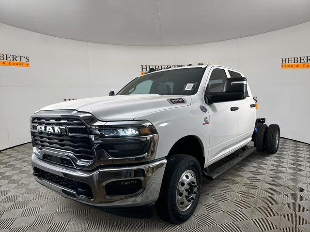 2026 RAM Ram 3500 Chassis Cab RAM 3500 TRADESMAN CREW CAB CHASSIS 4X4 60 CA 2026 RAM Ram 3500 Chassis Cab RAM 3500 TRADESMAN CREW CAB CHASSIS 4X4 60 CA