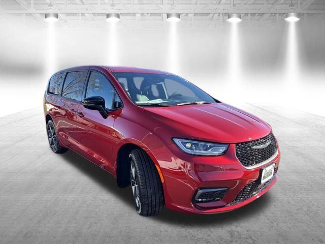 2026 Chrysler Pacifica PACIFICA SELECT AWD