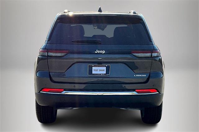2025 Jeep Grand Cherokee GRAND CHEROKEE LAREDO X 4X2