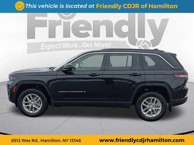 2025 Jeep Grand Cherokee GRAND CHEROKEE LAREDO X 4X4