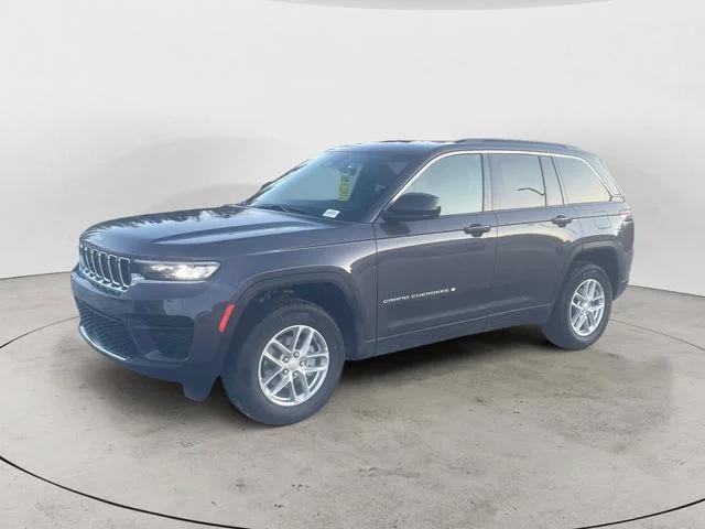 2025 Jeep Grand Cherokee GRAND CHEROKEE LAREDO X 4X4 2025 Jeep Grand Cherokee GRAND CHEROKEE LAREDO X 4X4