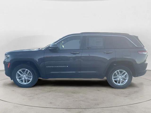 2025 Jeep Grand Cherokee GRAND CHEROKEE LAREDO X 4X4 2025 Jeep Grand Cherokee GRAND CHEROKEE LAREDO X 4X4