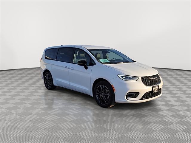 2026 Chrysler Pacifica PACIFICA SELECT AWD