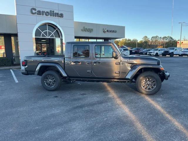 2026 Jeep Gladiator GLADIATOR SPORT S 4X4 2026 Jeep Gladiator GLADIATOR SPORT S 4X4