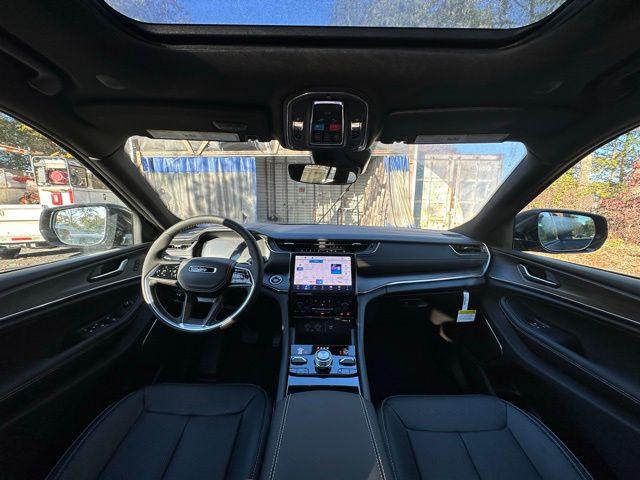 2025 Jeep Grand Cherokee GRAND CHEROKEE OVERLAND 4X4 2025 Jeep Grand Cherokee GRAND CHEROKEE OVERLAND 4X4