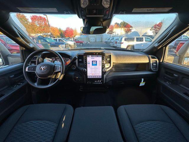 2026 RAM Ram 3500 RAM 3500 TRADESMAN CREW CAB 4X4 8 BOX