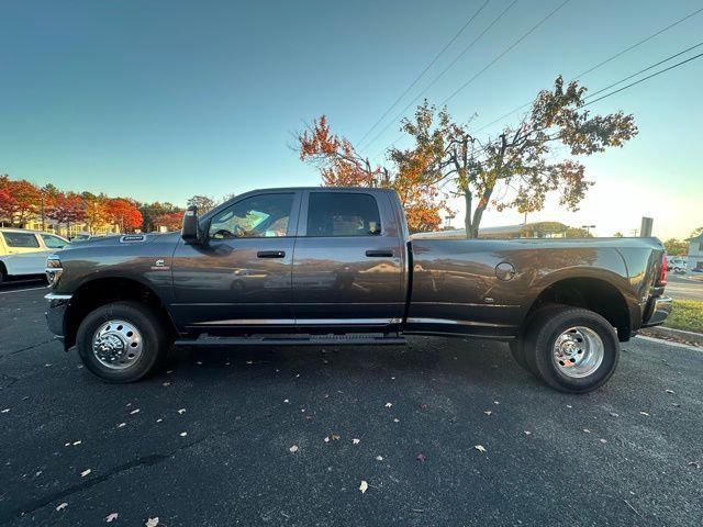 2026 RAM Ram 3500 RAM 3500 TRADESMAN CREW CAB 4X4 8 BOX