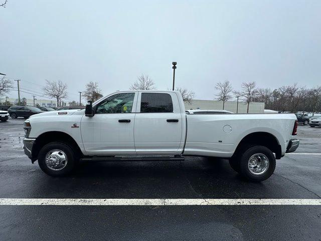 2026 RAM Ram 3500 RAM 3500 TRADESMAN CREW CAB 4X4 8 BOX