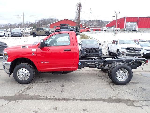 2026 RAM Ram 3500 Chassis Cab RAM 3500 BIG HORN CHASSIS REGULAR CAB 4X4 60 CA