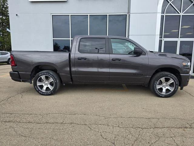 2026 RAM Ram 1500 RAM 1500 EXPRESS CREW CAB 4X4 57 BOX