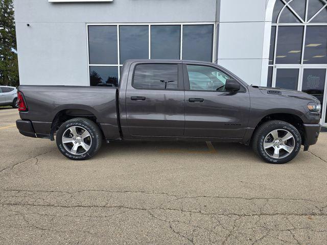 2026 RAM 1500 RAM 1500 EXPRESS CREW CAB 4X4 57 BOX
