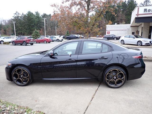 2025 Alfa Romeo Giulia GIULIA INTENSA AWD