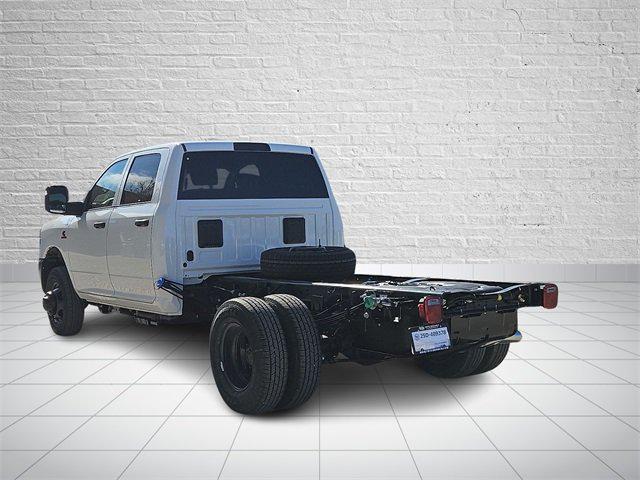 2026 RAM Ram 3500 Chassis Cab RAM 3500 TRADESMAN CREW CAB CHASSIS 4X4 60 CA 2026 RAM Ram 3500 Chassis Cab RAM 3500 TRADESMAN CREW CAB CHASSIS 4X4 60 CA