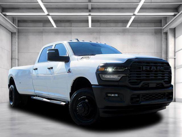 2026 RAM Ram 3500 RAM 3500 TRADESMAN CREW CAB 4X4 8 BOX