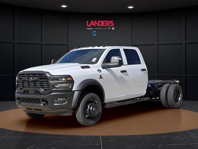 2026 RAM 5500 Chassis RAM 5500 TRADESMAN CHASSIS CREW CAB 4X4 60 CA
