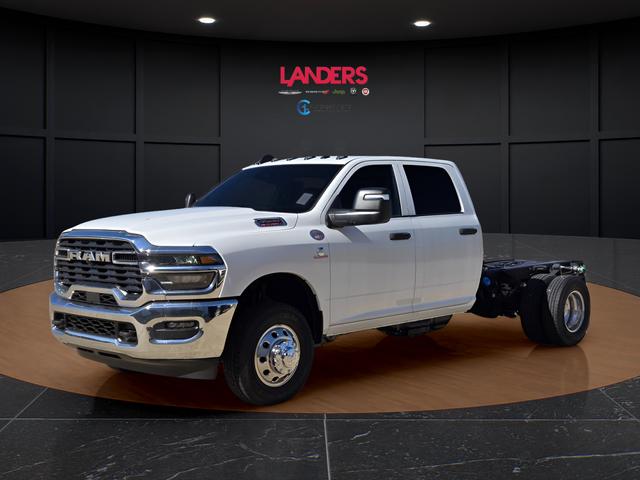 2026 RAM Ram 5500 Chassis Cab RAM 5500 TRADESMAN CHASSIS CREW CAB 4X4 60 CA