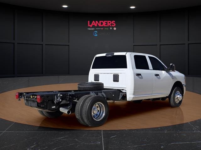 2026 RAM Ram 5500 Chassis Cab RAM 5500 TRADESMAN CHASSIS CREW CAB 4X4 60 CA