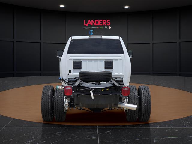 2026 RAM Ram 5500 Chassis Cab RAM 5500 TRADESMAN CHASSIS CREW CAB 4X4 60 CA