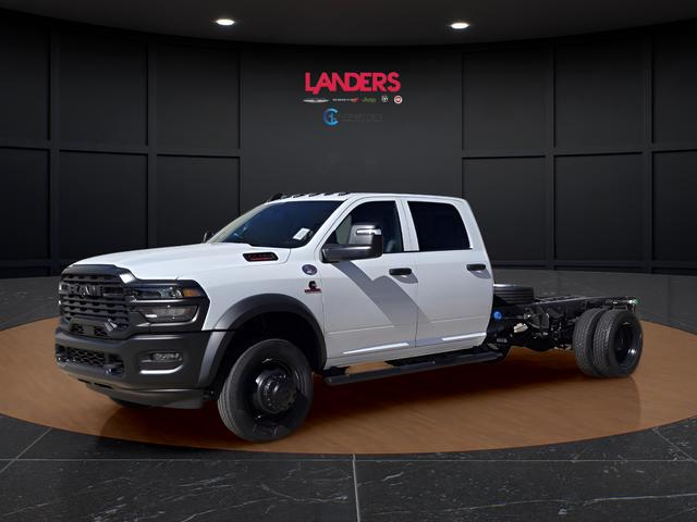 2026 RAM 5500 Chassis RAM 5500 TRADESMAN CHASSIS CREW CAB 4X4 84 CA