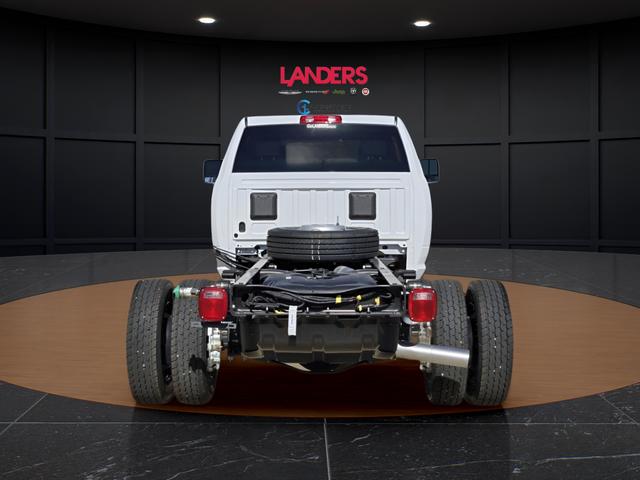 2026 RAM 5500 Chassis RAM 5500 TRADESMAN CHASSIS CREW CAB 4X4 84 CA