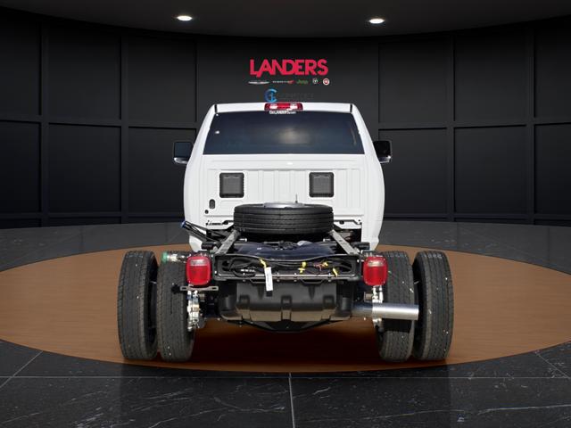 2026 RAM 5500 Chassis RAM 5500 TRADESMAN CHASSIS CREW CAB 4X4 84 CA