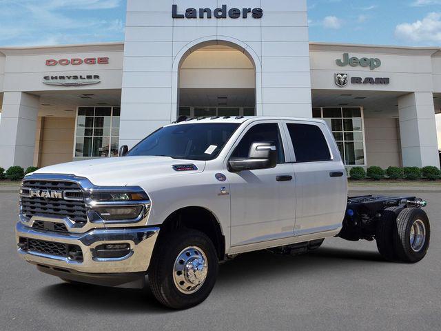 2026 RAM Ram 3500 Chassis Cab RAM 3500 TRADESMAN CREW CAB CHASSIS 4X4 60 CA
